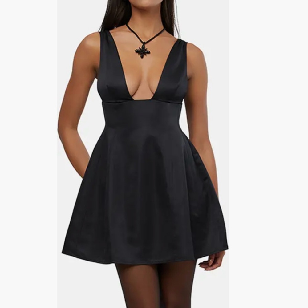 NWT WeWoreWhat Black Satin Sleeveless Plunge Mini Dress Women’s Sz 2 MSRP $138